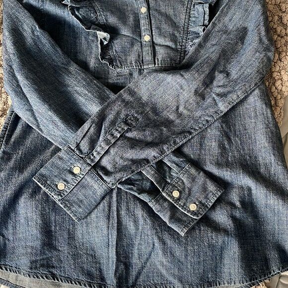 *1901* Chambray Denim 1/4 Button Down Top NWOT. Size Small - Picture 6 of 6